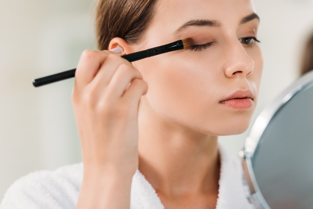 5 cuidados que você deve ter com maquiagem na área dos olhos